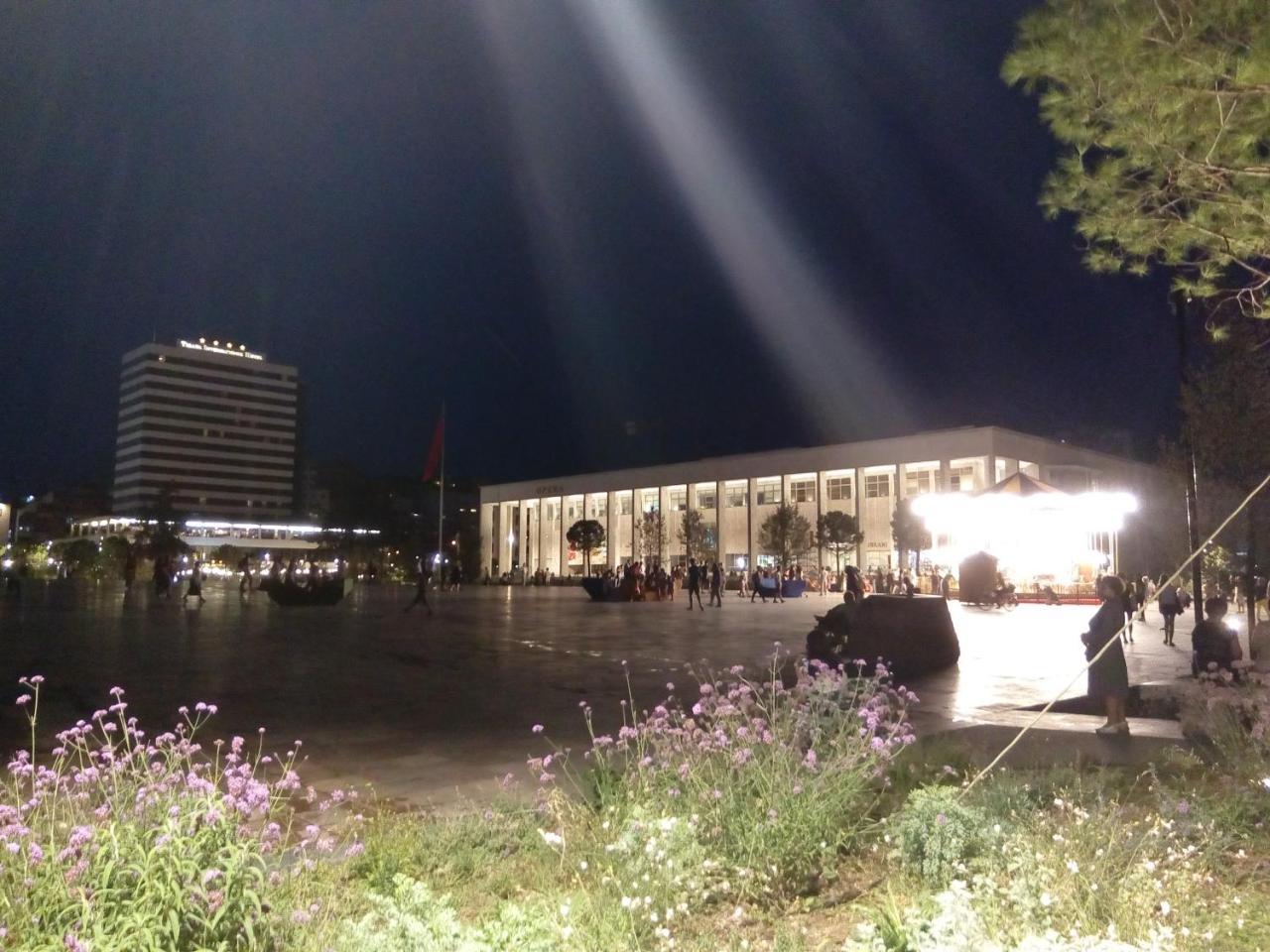 Luxury Tirana Apartment Bagian luar foto
